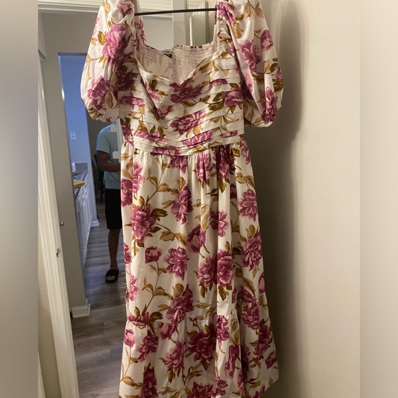Abercrombie & Fitch Dresses & Skirts - Abercrombie Emerson MIDI dress